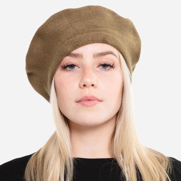 Solid Color Knit Beret Hat.

- One Size Fits Most
- 20" Head Circumference
- 100% Acrylic