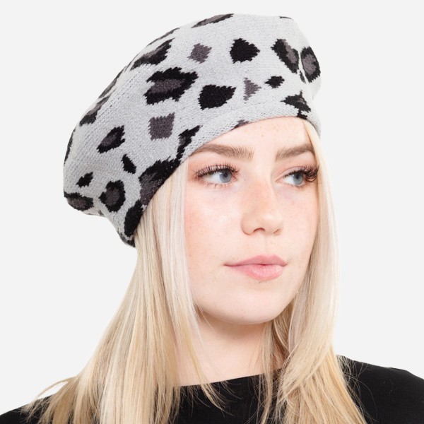 Leopard Print Knit Beret Hat.

- One Size Fits Most
- 20" Head Circumference
- 100% Acrylic
