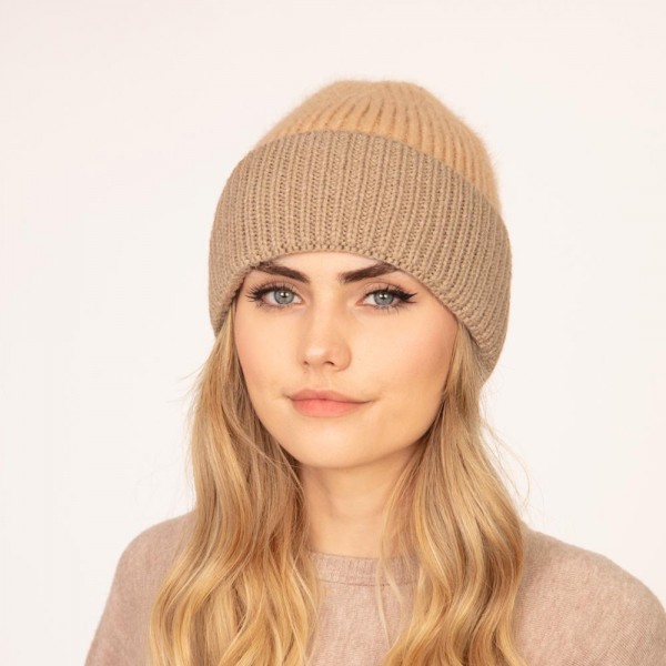 Knit Beanie

-One size fits most
-65% Acrylic/ 27% Nylon/ 8% Wool