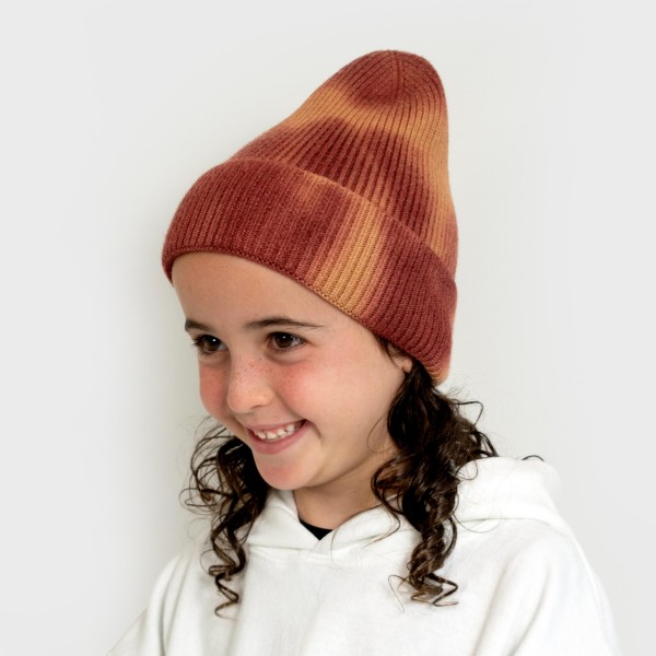 Kids Tie-Dye Beanie 

- 50% Viscose/ 28% Polyester/ 22% Nylon
- S/M Fits 3-6

