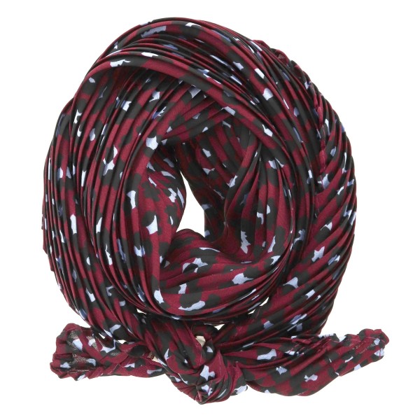 Women's lightweight pleated leopard print neckerchief.

- Approximately 26.5" x 26.5"
- 100% Polyester