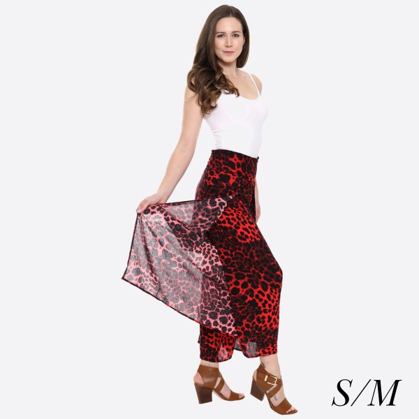 Women's Leopard Print Palazzo Pants.

- 4" Elastic Waistband
- Size: S/M
- Inseam approximately 27" L
- 100% Viscose