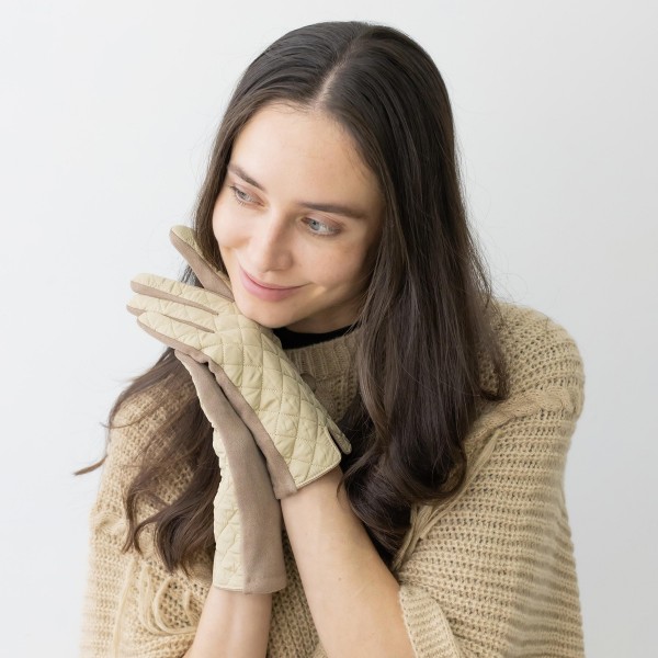 Plaid Smart Touch Gloves Featuring Faux Leather Accents.

- Touchscreen Compatible
- One Size Fits Most
- 100% Polyester