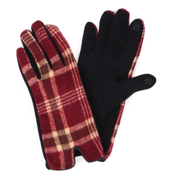 Women's plaid gloves featuring leather trim detail at cuff.
-Touchscreen compatible
-One size fits most
-100% Polyester