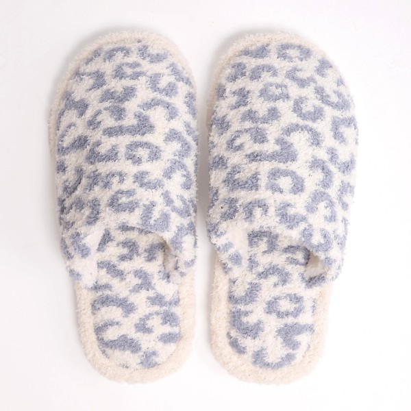 ComfyLuxe Leopard Print Slide On Slippers

- US Women's Size: S/M (6-8) M/L (8-10)
- 100% Polyester
- Rubber Sole