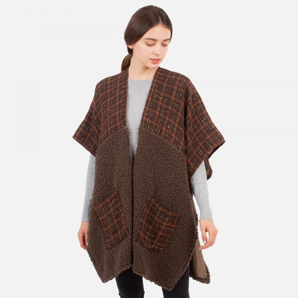 Women's Plaid Kimono Featuring Sherpa Details.

- One Size Fits Most (Sizes 0-14)
- 100% Polyester