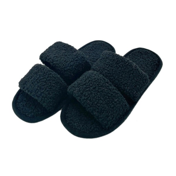 Solid Color Fuzzy Double Strap Slide On Slippers.

- Rubber Sole
- S: 6-7 / M: 8-9 / L: 10-11