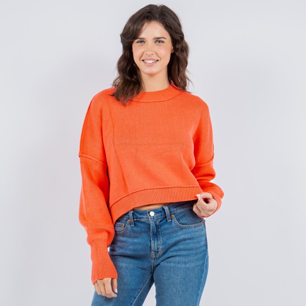 Soft Knit Exposed Seam Sweater (6 Pack) 

- Side Slits Included  
- 50% Viscose / 28% Polyester/ 22% Nylon 
