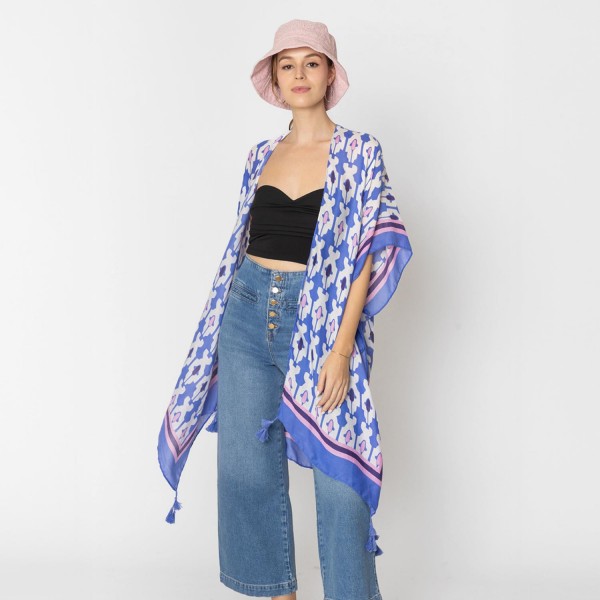 Do Everything In Love Geometric Shape Printed Kimono With Tassel Details 

- One Size Fits Most (0-14)
- 100% Polyester 