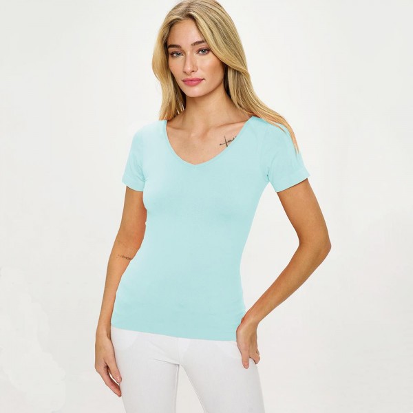 Wholesale women s Seamless Reversible V Neck Short Sleeve Top Fitted Silhouette