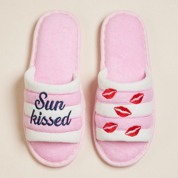 Wholesale terry Cloth Sun Kissed Lips Embroidered Poolside Slides Pack Rubber So