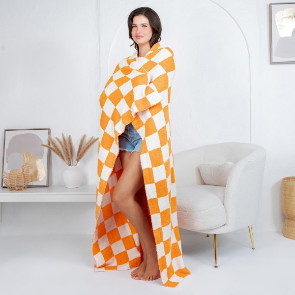 Solmere Blanket – Checkered Print Blanket

Wrap yourself in pure indulgence. Our Solmere Blanket combines a fashion-forward design with an irresistibly soft hand-feel that’s as beautiful as it is cozy.

- Luxuriously Soft – Crafted from ultra-plush, high-quality fibers you’ll want to snuggle into all season long.

- Perfectly Sized – Approximately 50” W x 60” L, perfect for draping over your sofa, bed, or yourself.

- Premium Craftsmanship – 100% polyester for lasting softness, warmth, and easy care.

- Thoughtful Packaging – Each blanket is tied with a branded ribbon in a bow and includes two cards: one featuring the SOLMERE brand and another showcasing a high-quality image of the blanket’s print. Individually packaged

Once you touch it, you’ll understand why SOLMERE blankets are love at first feel.
