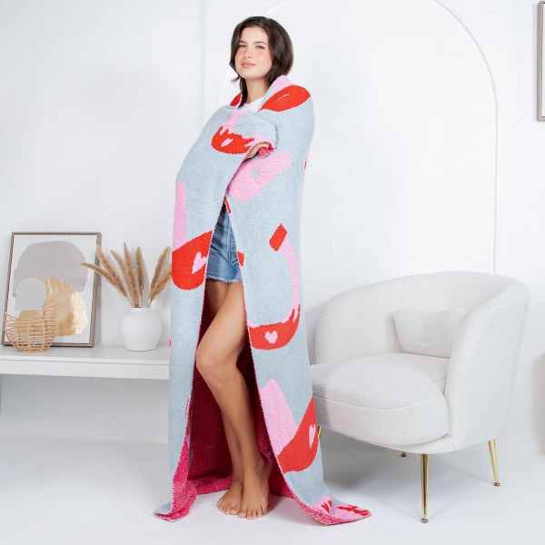 Solmere Blanket – Western Theme Boots Blanket
Wrap yourself in pure indulgence. Our Solmere Blanket combines a fashion-forward design with an irresistibly soft hand-feel that’s as beautiful as it is cozy.
- Luxuriously Soft – Crafted from ultra-plush, high-quality fibers you’ll want to snuggle into all season long.
- Perfectly Sized – Approximately 50” W x 60” L, perfect for draping over your sofa, bed, or yourself.
- Premium Craftsmanship – 100% polyester for lasting softness, warmth, and easy care.
- Thoughtful Packaging – Each blanket is tied with a branded ribbon in a bow and includes two cards: one featuring the SOLMERE brand and another showcasing a high-quality image of the blanket’s print. Individually packaged
Once you touch it, you’ll understand why SOLMERE blankets are love at first feel.