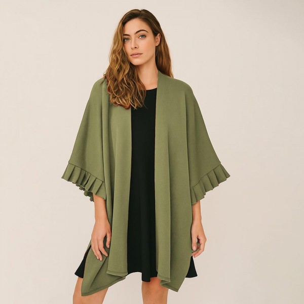 Do Everything In Love Solid Kimono 

- One Size Fits Most (0-14)
- L 31.5" x W 33.5" 
- 100% Acrylic
