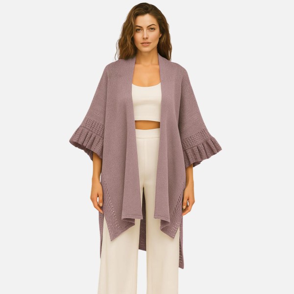 Do Everything In Love Solid Kimono 

- One Size Fits Most (0-14)
- L 31.5" x W 33.5" 
- 100% Acrylic
