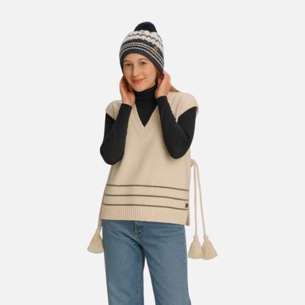 CC VTC0048
Knit Vest With Tassels

- 55% Polyester / 25% Acrylic / 20% Nylon
- One Size Fits Most