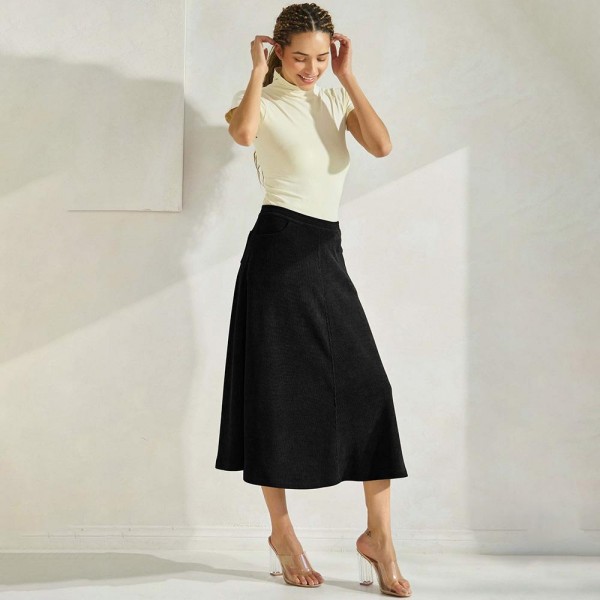 Women's Corduroy Flared Long Skirt

- Relaxed-fit
- Corduroy fabric
- Ribbed
- Flared
- Smooth
- Imported
- 98% polyester 2% spandex