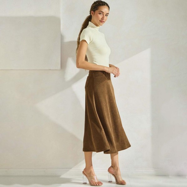 Women's Corduroy Flared Long Skirt

- Relaxed-fit
- Corduroy fabric
- Ribbed
- Flared
- Smooth
- Imported
- 98% polyester 2% spandex