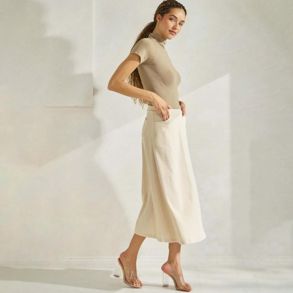 Women's Corduroy Flared Long Skirt

- Relaxed-fit
- Corduroy fabric
- Ribbed
- Flared
- Smooth
- Imported
- 98% polyester 2% spandex