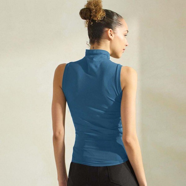 Women's Mock Neck Seamless Sleeveless Tank

•Seamless Mock Neck
•Self Fabric Armhole Band
•Bra-friendly Tank
• Imported
•92% Nylon, 8% Spandex