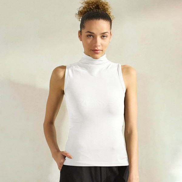Women's Mock Neck Seamless Sleeveless Tank

•Seamless Mock Neck
•Self Fabric Armhole Band
•Bra-friendly Tank
• Imported
•92% Nylon, 8% Spandex