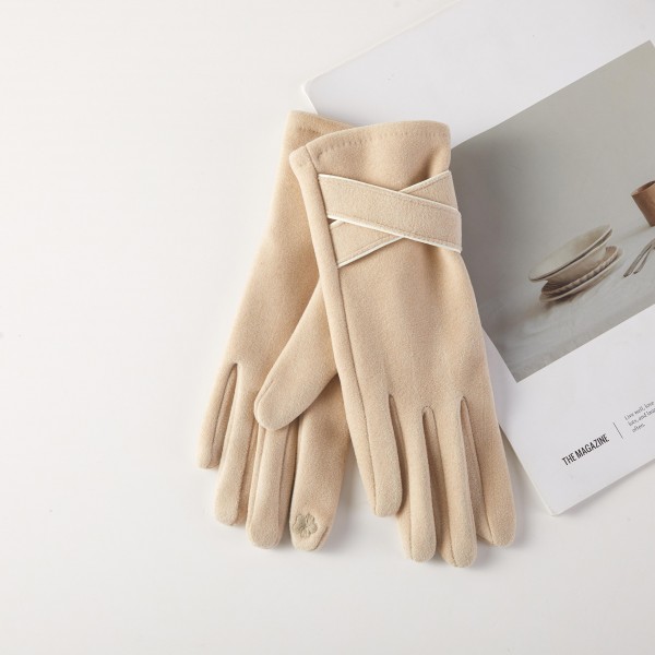 Faux Wool Gloves Criss Cross Detail 

- One Size Fits Most 
- 100% Polyester 