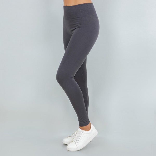 Women's New Mix Brand Solid Color Seamless Fleece Lined Leggings

- Fleece Lined
- 2" Elastic Waistband
- Full-Length
- One size Fits Most 0-14
- Inseam Approximately 26" L
- 92% Nylon / 8% Spandex

