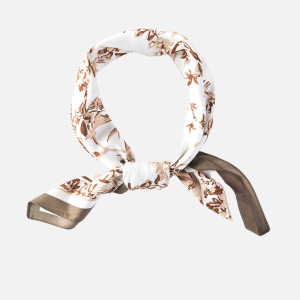 Vintage Botanical Print Bandana Scarf

- Multi-Use: Scarf, Bandana, Bag Tie ETC
- Approximately 35"L X 35"W
- 100% Polyester