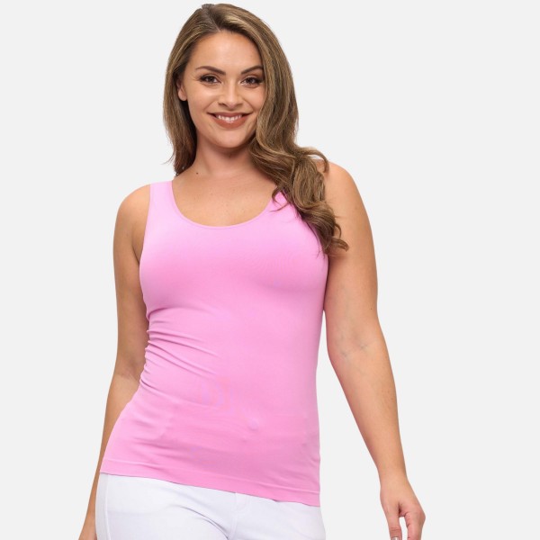 Plus Size Reversible Seamless Tank With Built-In Bra
- Seamless Construction
- U & V Neckline
- Self Fabric Binding
- 92% Nylon  8% Spandex
