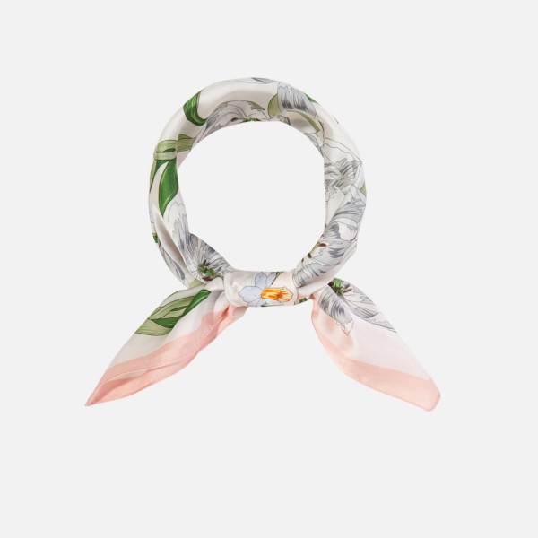 Floral Print Bandana Scarf

- Multi-Use: Scarf, Bandana, Bag Tie ETC
- Approximately 35"L X 35"W
- 100% Polyester