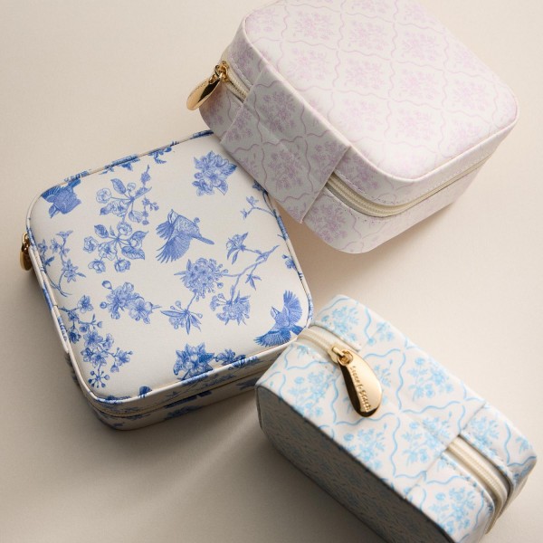 Chinoiserie Print Vegan Leather Travel Jewelry Box

- Full Zipper Closure
- Mirror & Earring Holder Divider
- Removable Divider Organizer
- 6 Ring Slots & 3 Necklace Hooks
- Approximately 3.5" L X 3.75" T X 2" D