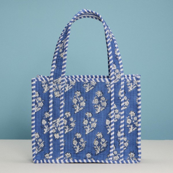 Flower Print Quilted Mini Tote Bag 

- Stripe Print Inside
- 1 Open Internal Pocket 
- Approximately  10" L X 8" T X 3.25" D