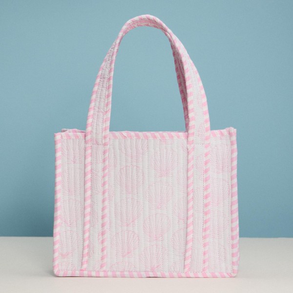 Shell Print Quilted Mini Tote Bag 

- Stripe Print Inside
- 1 Open Internal Pocket 
- Approximately  10" L X 8" T X 3.25" D