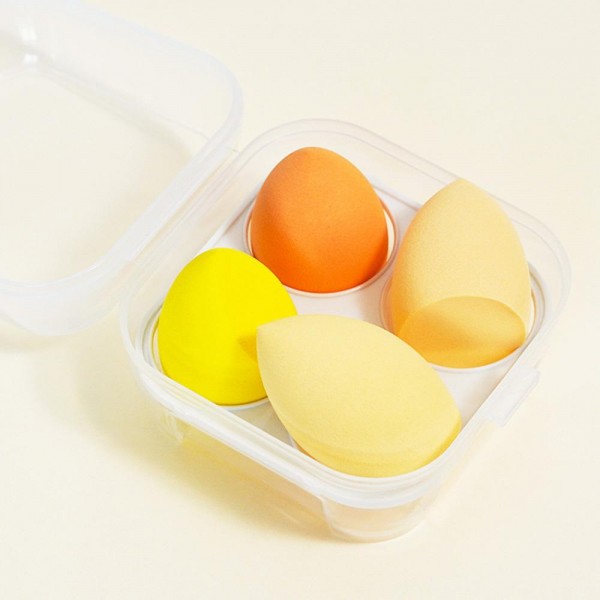 Set Of Four Beauty Blenders 

- Case Included 
- Approximately 4" L X 4" T