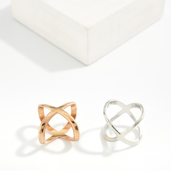 Do Everything In Love Metal Tone X Scarf Ring 

- Approximately 1" L 