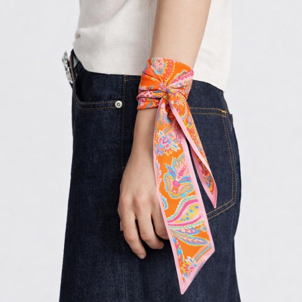 Do Everything In Love Paisley Print Skinny Scarf

- Multi-Use: Scarf, Hair Bow, Bag Tie ETC
- Approximately 35" L X 2" W
- 100% Polyester