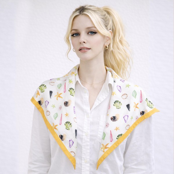 Do Everything In Love Beach Day Print Bandana Scarf

- Multi-Use: Scarf, Bandana, Bag Tie ETC
- Approximately 27.6" L X 27.6" W
- 100% Polyester