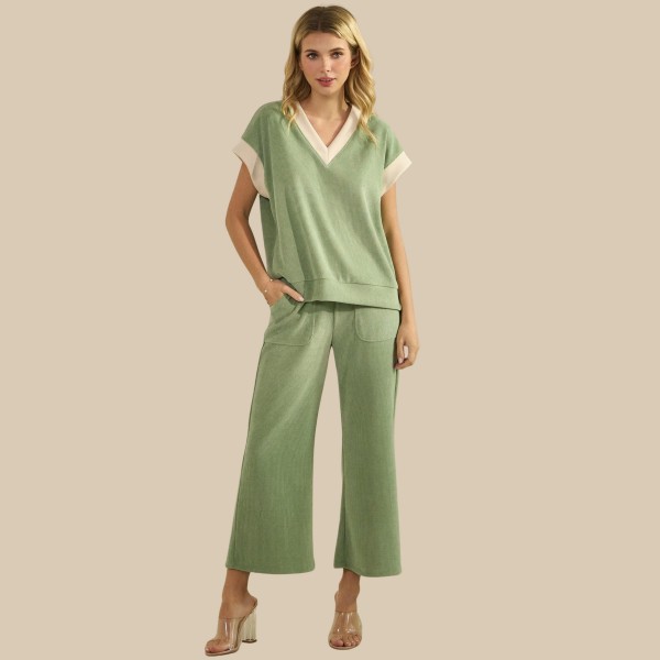 Women’s Wide Leg Corduroy Cropped Pants (6-Pack)

- Relaxed-Fit
- Cropped Pants
- Elasticized High Waist
- Lightweight & Breathable
- Pull Up Style
- 98% Polyester 2% Spandex