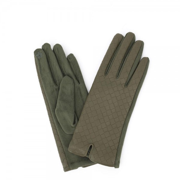 Touchscreen gloves with a quilted diamond stitch back and a soft brushed palm. Conductive fingertips let her text and scroll without pulling them off, and the slim quilted panel adds shape without weight. A fall and winter accessory for boutique register displays, tailgates, school pickup, and cold morning commutes. Quilted texting gloves are a clean everyday style that reorders all season.
