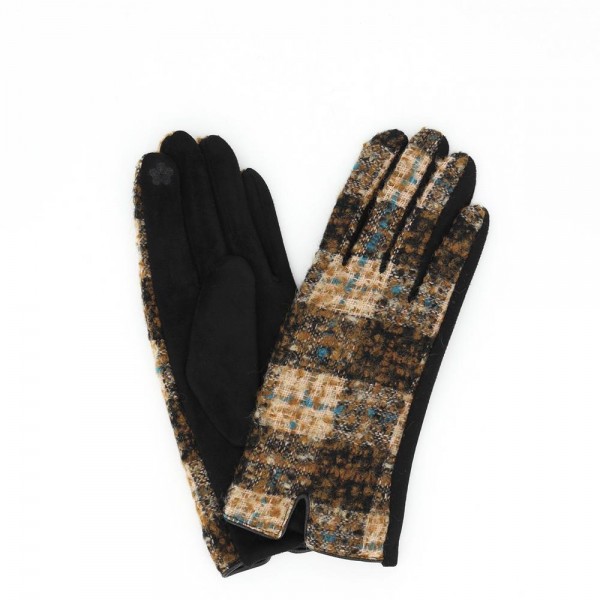 Touchscreen gloves with a woven tapestry print back and a soft brushed palm. Conductive fingertips let her text and scroll without pulling them off, and the stretch body layers easily under a coat sleeve. A fall and winter accessory for boutique register displays, tailgates, school pickup, and cold morning commutes. Patterned texting gloves are a low ticket add on that reorders all season.
