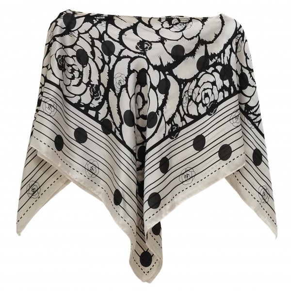 Do Everything In Love Silky Rose Border Print Scarf Poncho

- 100% Polyester
- Approximately 17.7" L X 50" W