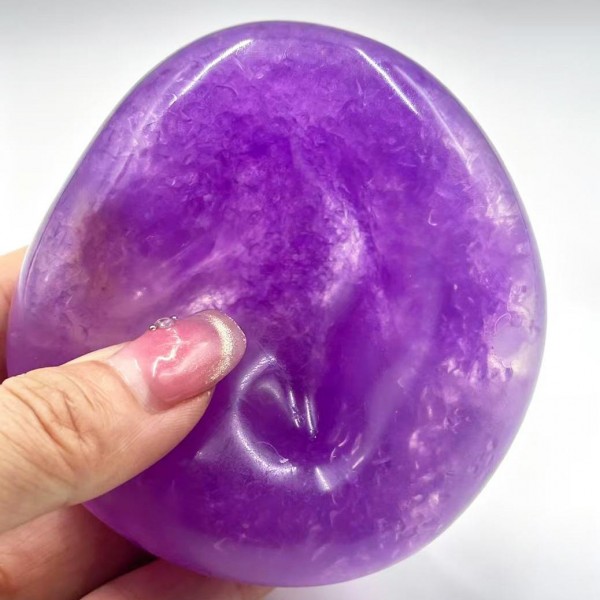 Jumbo water blob squishy with a jelly soft body that spreads under its own weight and slowly pulls itself back together. The oversized size gives it real presence on a shelf and makes it a magnet for anyone walking past a display. A fun stress reliever for teens, offices, and anyone who likes a chunky fidget. Squishies this size demo themselves and sell on impulse.