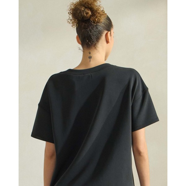 Oversized Scuba Short Sleeve Top (6-Pack)

- Crewneck
- Loose-Fit
- Lightweight & Breathable 
- Rib-Knit Band Bottom Edge 
- 53% Polyester, 40% Modal, 7% Spandex 

