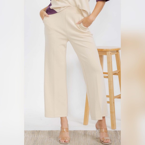 Soft Cropped Pants (6-Pack)

- Loose-Fit
- Lightweight & Breathable 
- 2 Side Pockets 
- Soft Against Skin 
- 53% Polyester 40% Modal 7% Spandex 