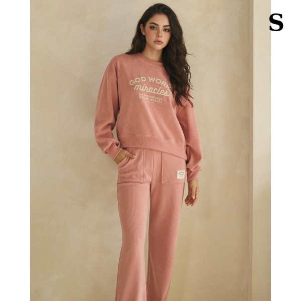 "God Works Miracles" Wide Leg Corduroy Sweatpants 

- Relaxed-fit 
- Ribbed
- Lightweight & breathable 
- Pull up style 
- 98% Polyester 2% Spandex 

** Matching pants 7326484