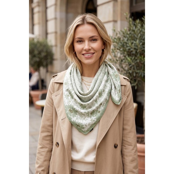 Abstract & Floral Print Bandana Scarf

- Multi-Use: Scarf, Bandana, Bag Tie ETC
- Approximately 27.5" L X 27.5" W
- 100% Polyester