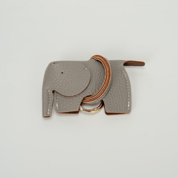 Vegan Leather Elephant Key Ring 

- Approximately 3.5" L X 2.5" T 