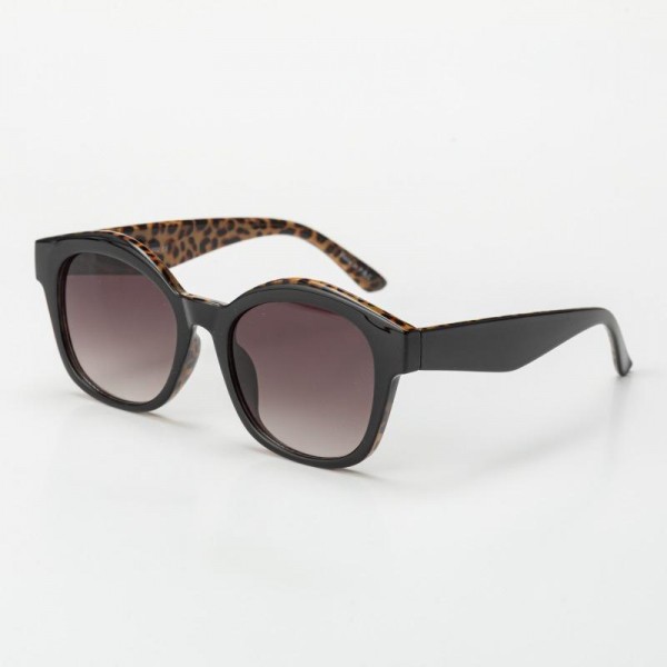 Rounded Square Sunglasses (12-Pack)

- Assorted Colors
- UVA - UVB 400 Protection
- Anti-Scratch Lenses

Material:
- Face: Plastic
- Legs: Plastic