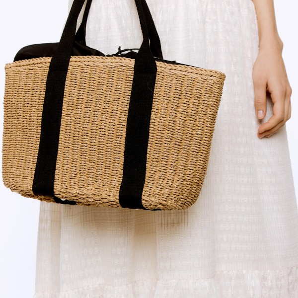 Straw Hobo Tote Bag

- Zipper Closure
- Internal Pocket
- 100% Paper Straw
- Approximately 15" H x 16.5" Wide