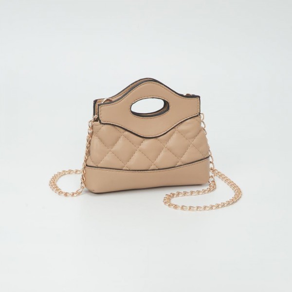 Mini Quilted Vegan Leather Cross Body Tote Bag 

- Snap Closure
- Removeable Chain Link Strap 
- Approximately 5" L X 5" T X 1.5" D